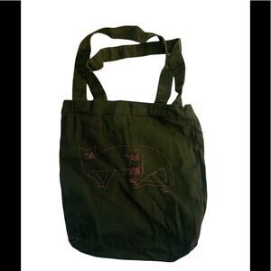 Beer and cat weird funny olive green tote. In EUC